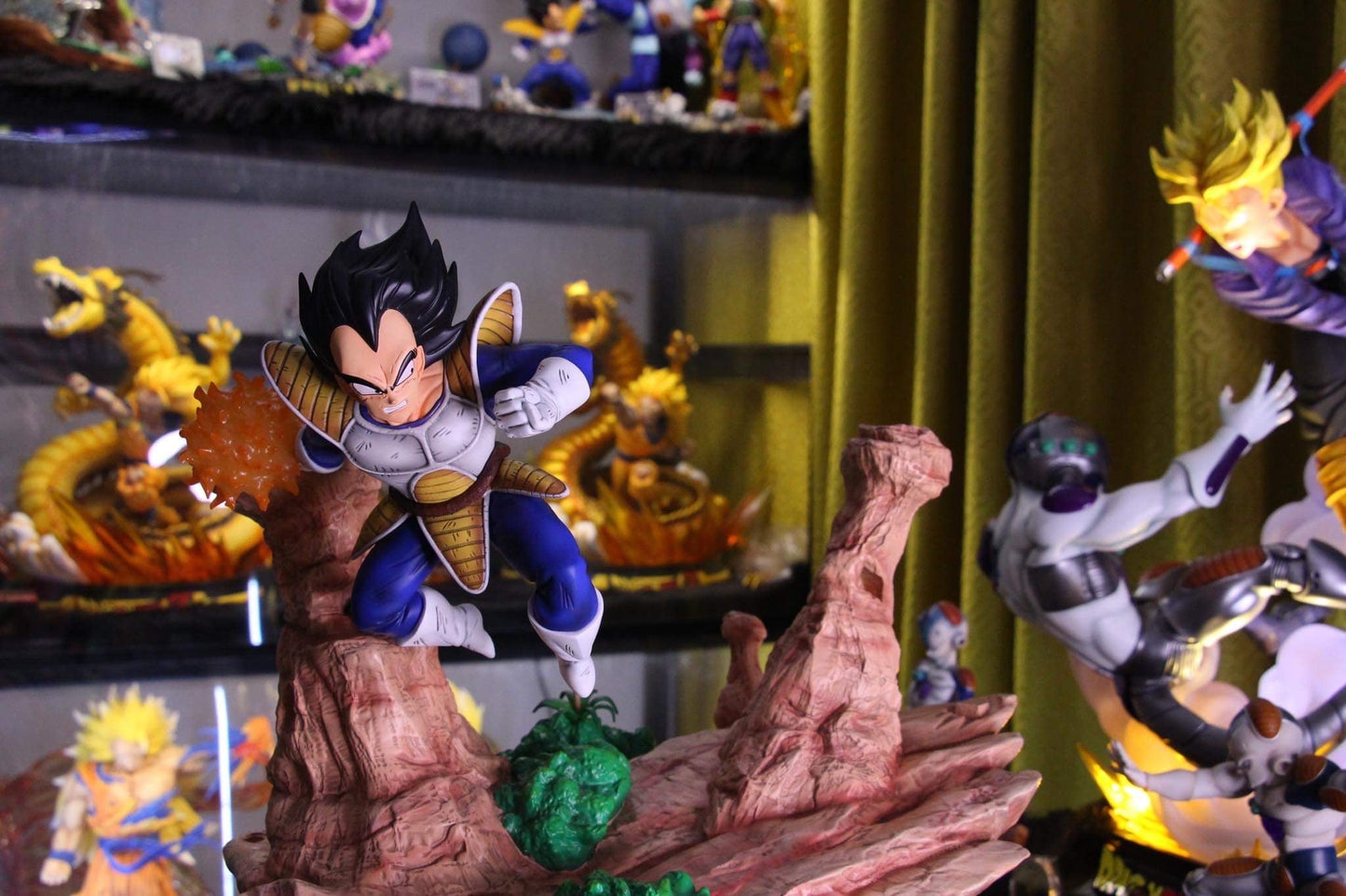 PBR - Goku vs Vegeta StatueCorp