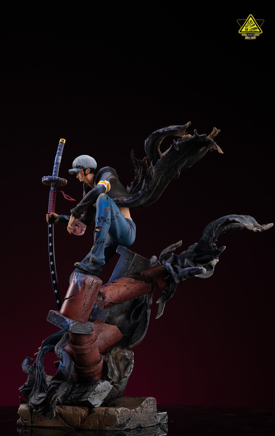 Super Bomb - Trafalgar Law StatueCorp